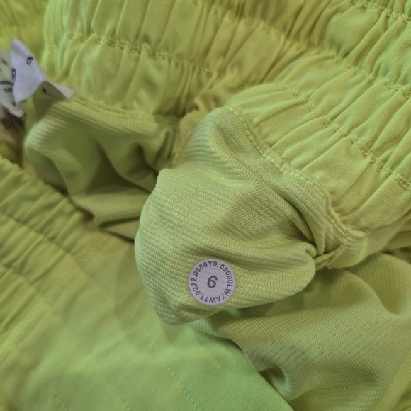 Lululemon Hotty Hot Short Size 6 Neon Green Athletic Shorts - Picture 6 of 6